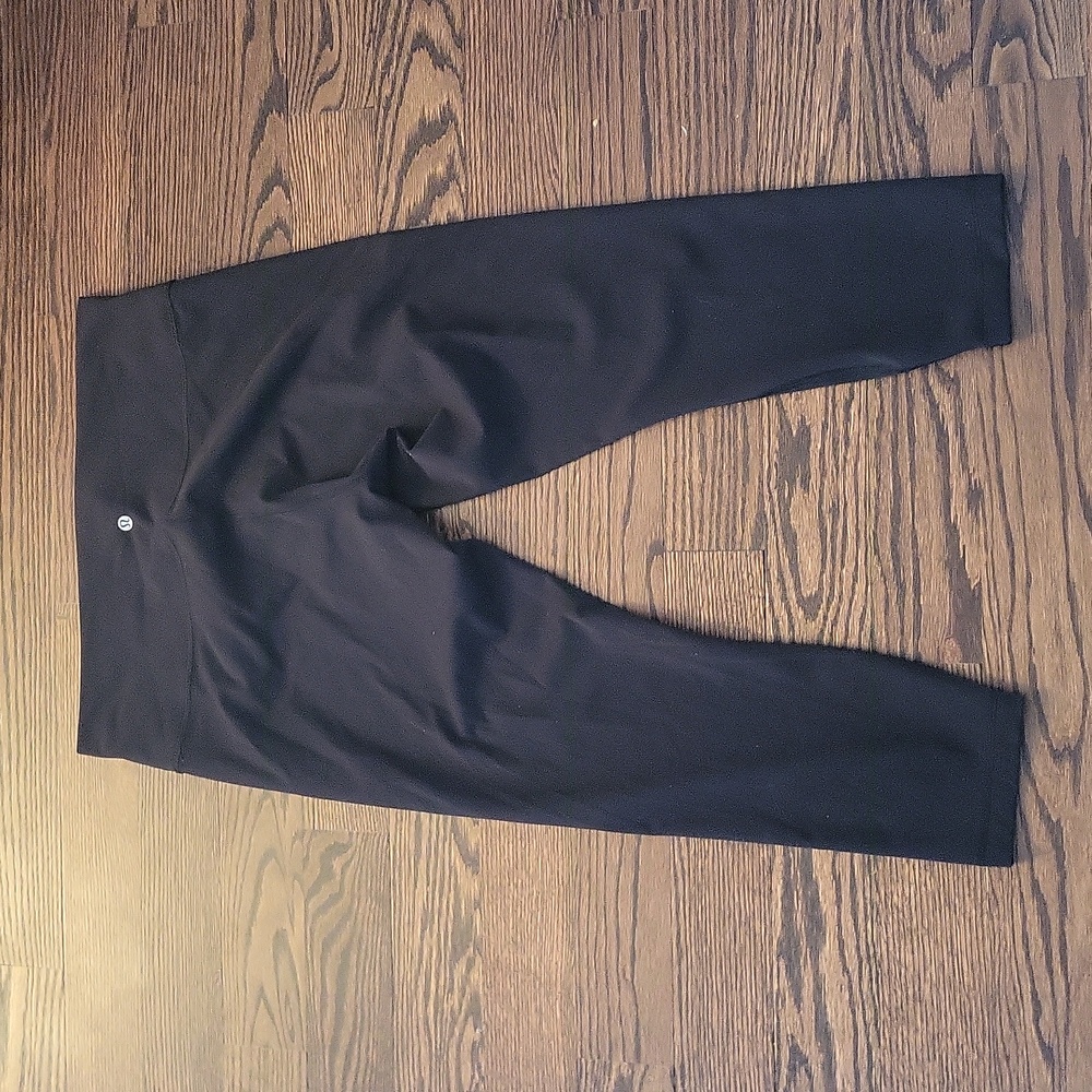 Lululemon Black Capri legging